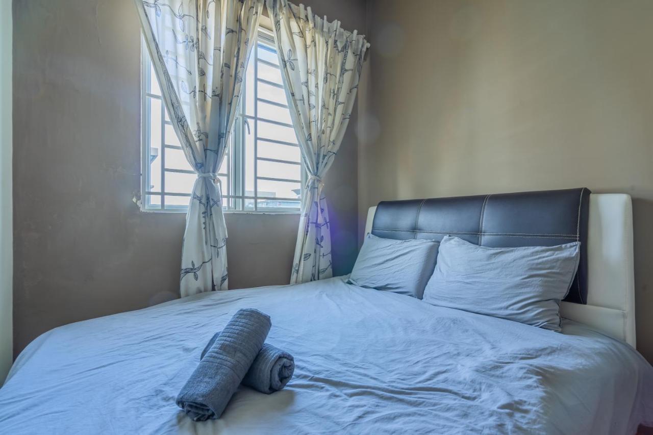 Cozy 2-Bedroom For 4 Pax With Pool - Субанг-Джая Экстерьер фото
