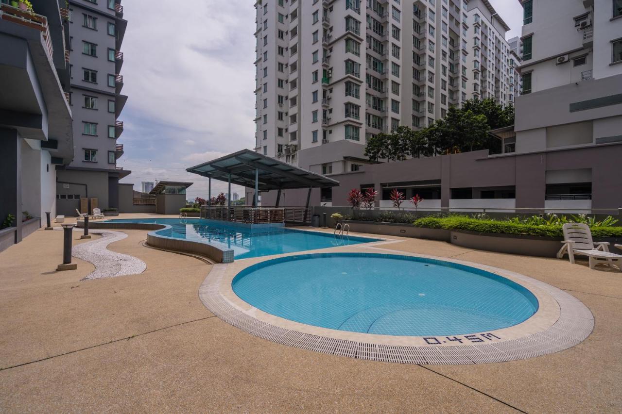 Cozy 2-Bedroom For 4 Pax With Pool - Субанг-Джая Экстерьер фото